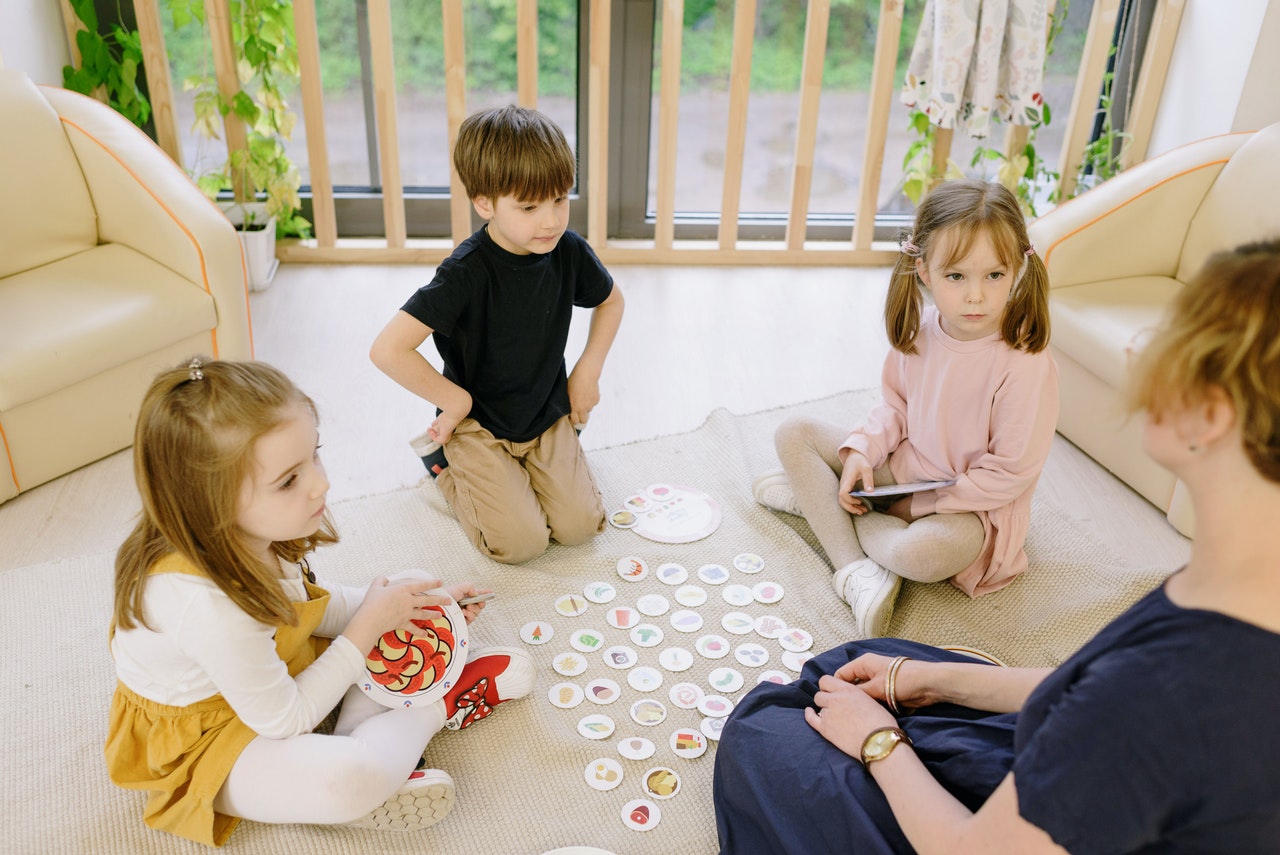 familia jugando